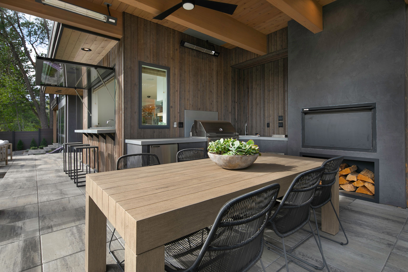 Modern-Outdoor-Kitchen-2