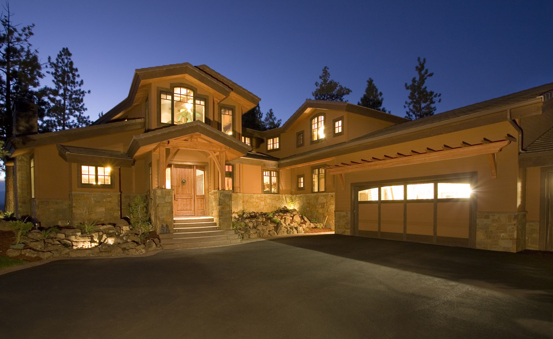 Modern-craftsman-home-front