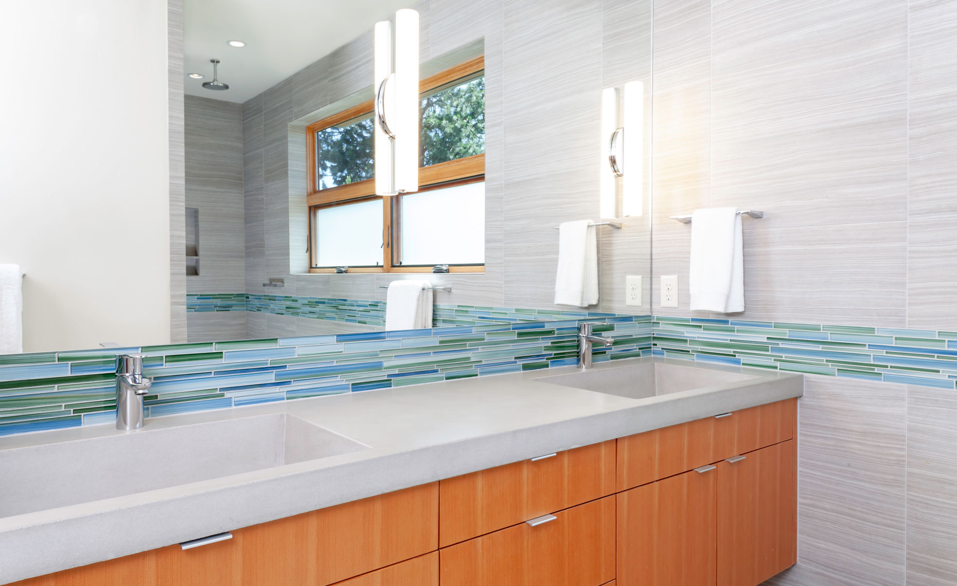 modern bathroom with glass tile