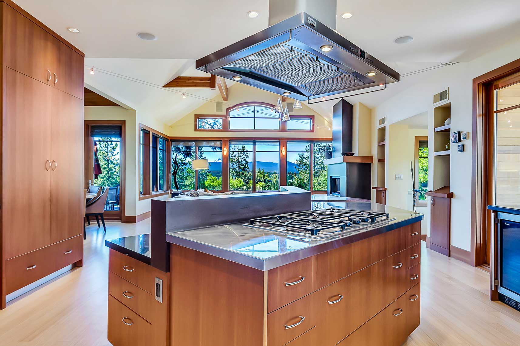 mountain-modern-kitchen-island